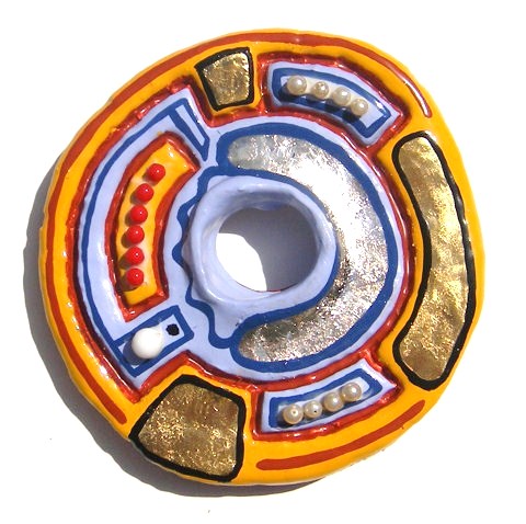 Fibula Staphylus ( Pearls )

The father of a daughter named Hemithea who was impregnated by Lyrcus after Lyrcus had made a Journey to the oracle at Didyma. Staphylus is said to have enticed Lyrcus into to much drinking of wine and then when his senses were dulled by drunkenness united him with his daughter Hemithea